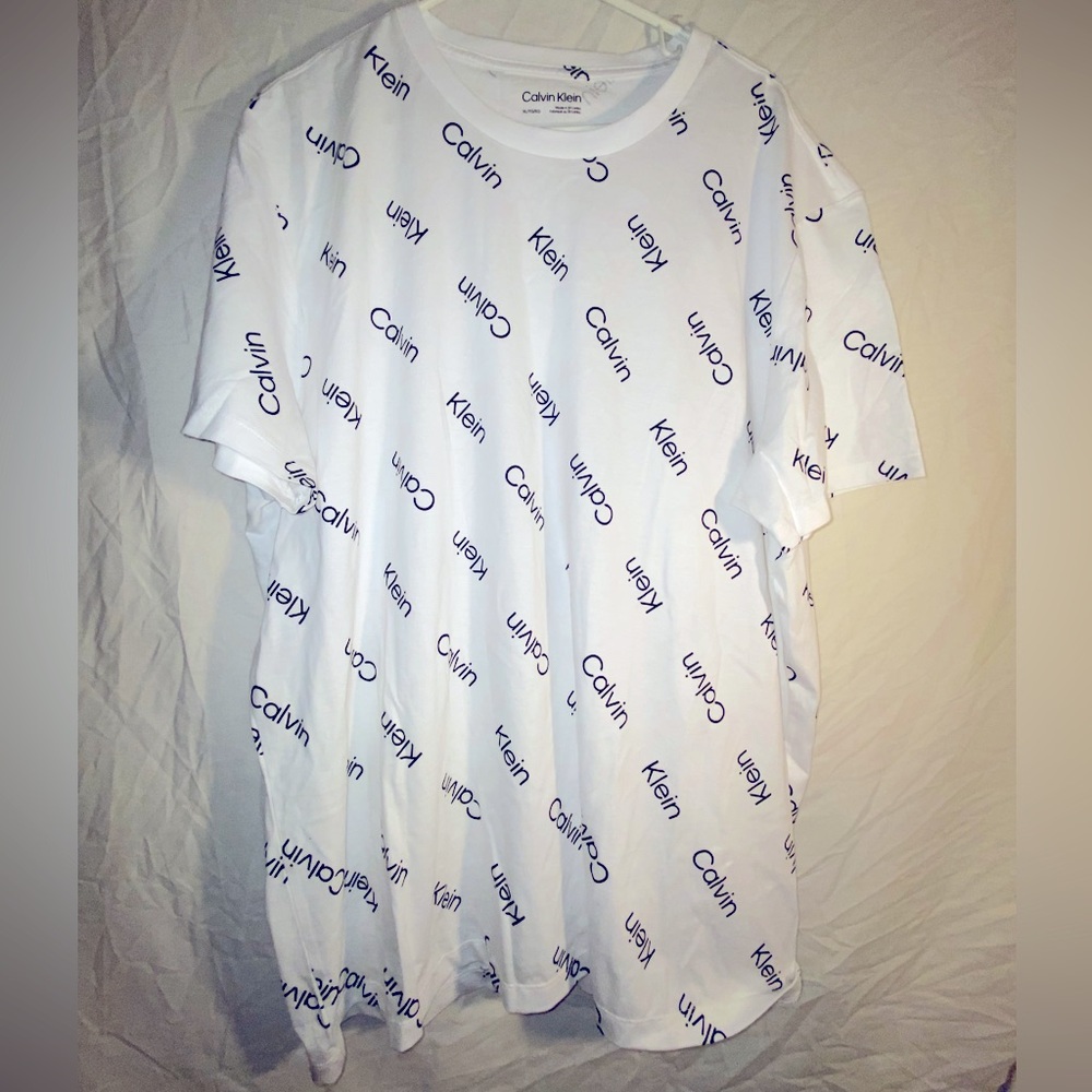 Calvin Klein T-shirt
